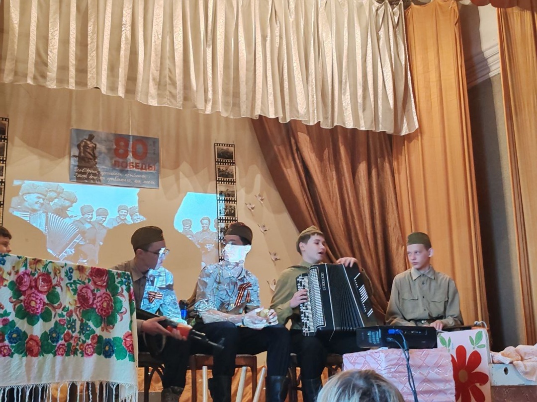 “Была весна - весна Победы”.