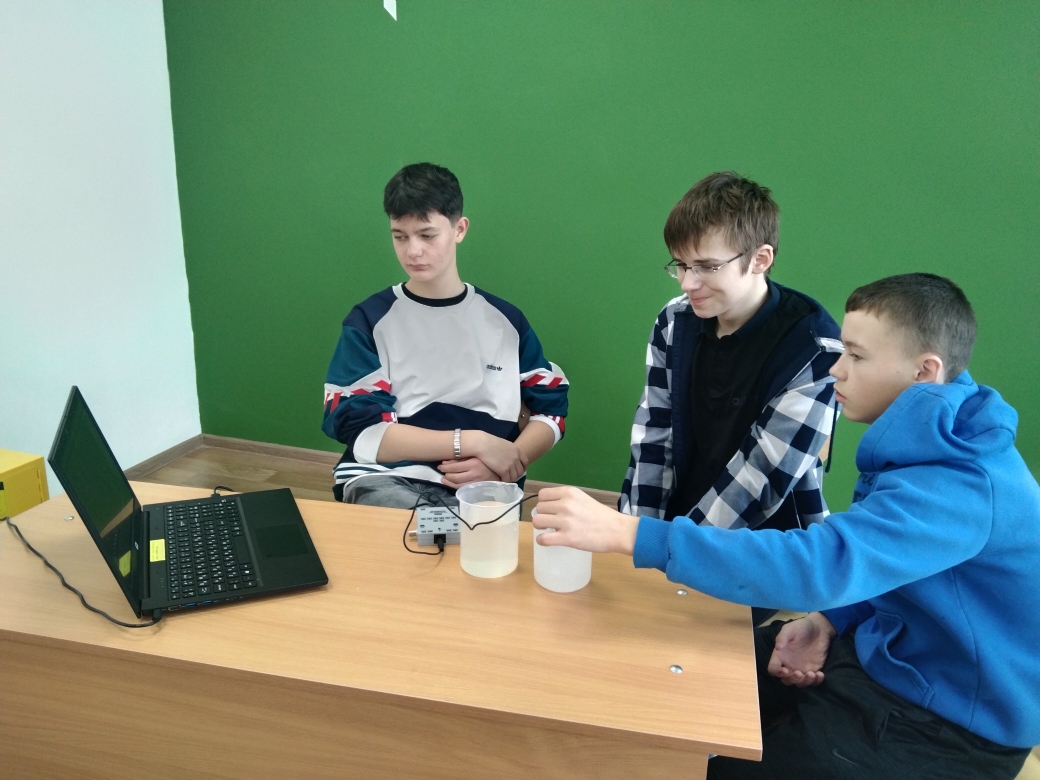 Измерение температу с помощью цифровой лаборатории по физике